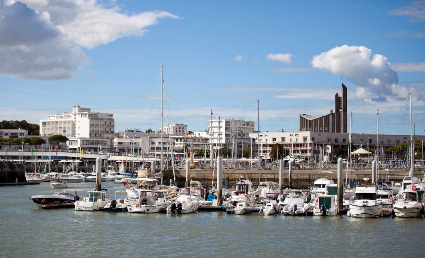 Port et église de Royan en Charente-Maritime