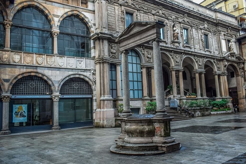  Piazza Mercanti