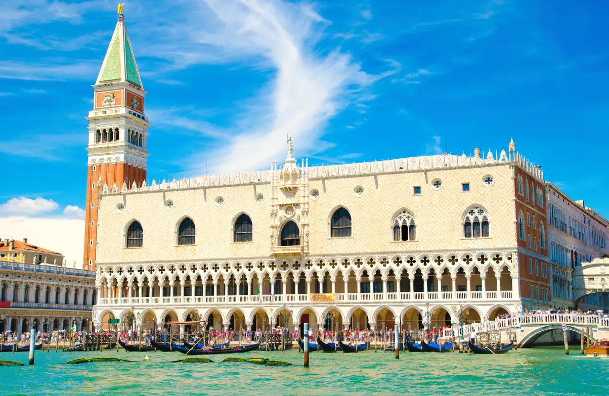 1. Palais Des Doges