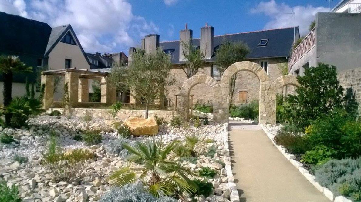 Jardin De La Paix