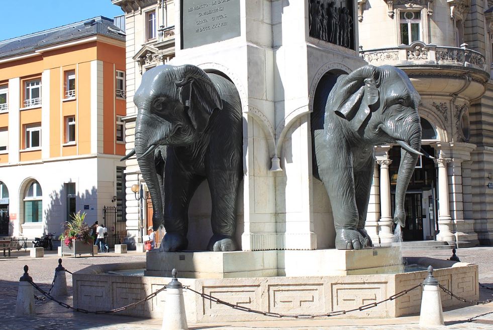 Fontaine Elephants 