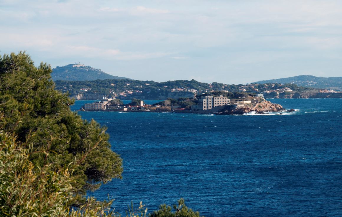 4. Ile De Bendor