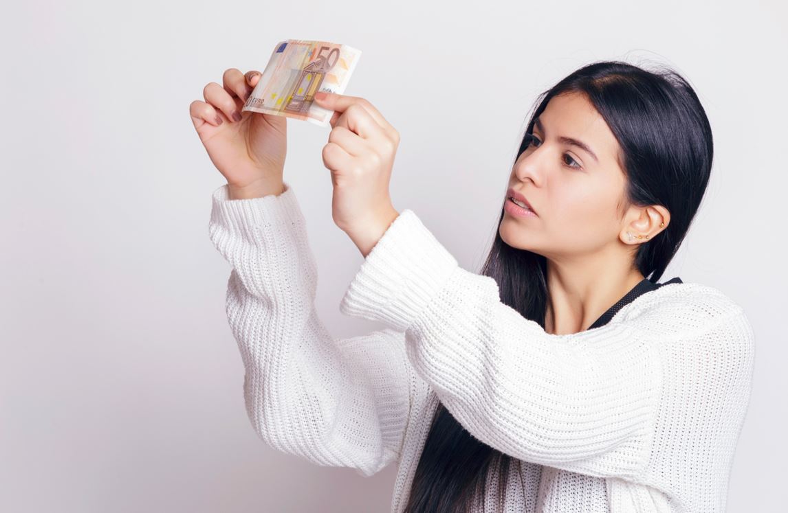 Reconnaître un faux billet les conseils et techniques