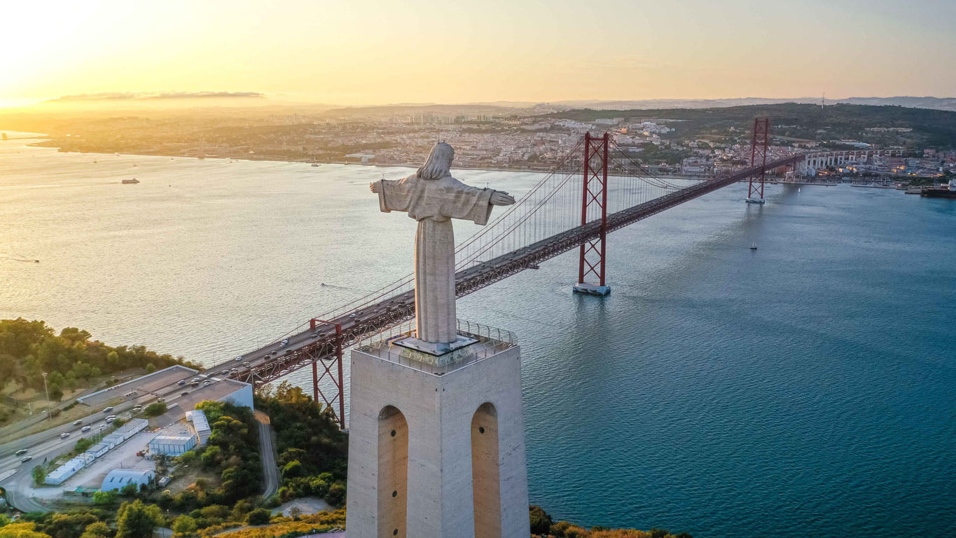 vue aérienne de la statue du Christ Roi