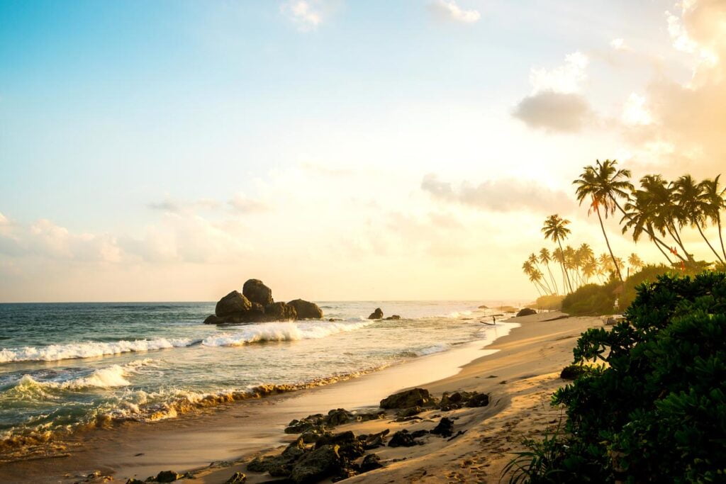 paysage matinal de la plage au Sri Lanka