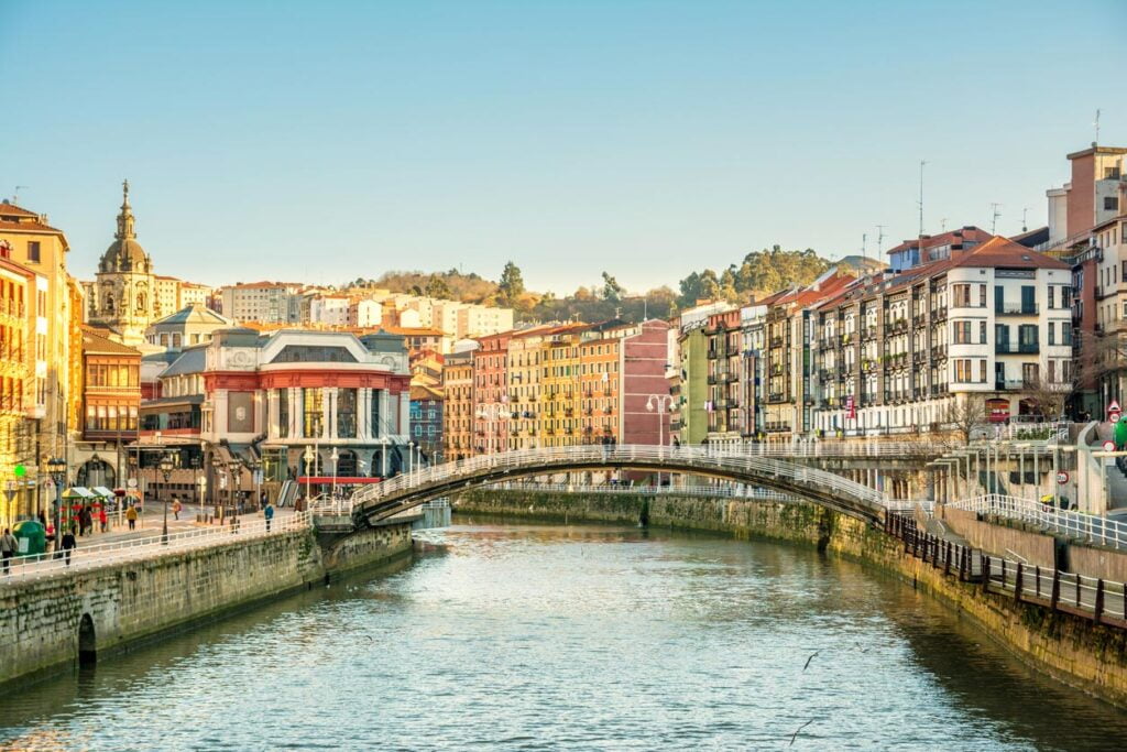 Berge de Bilbao sur une journée ensoleillée, Espagne