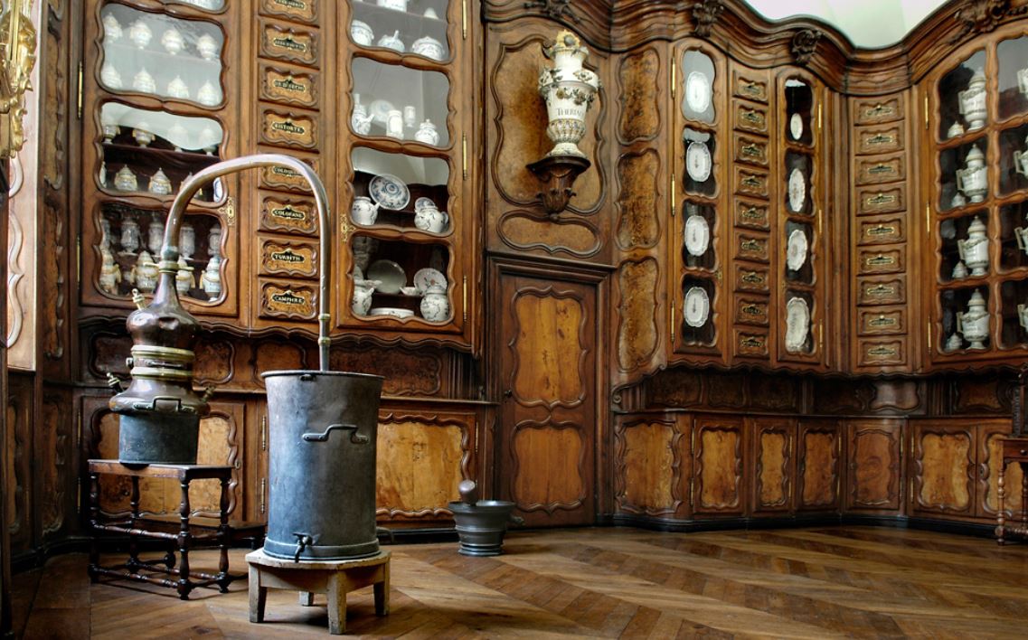 L'apothicairerie De L'hôtel Dieu