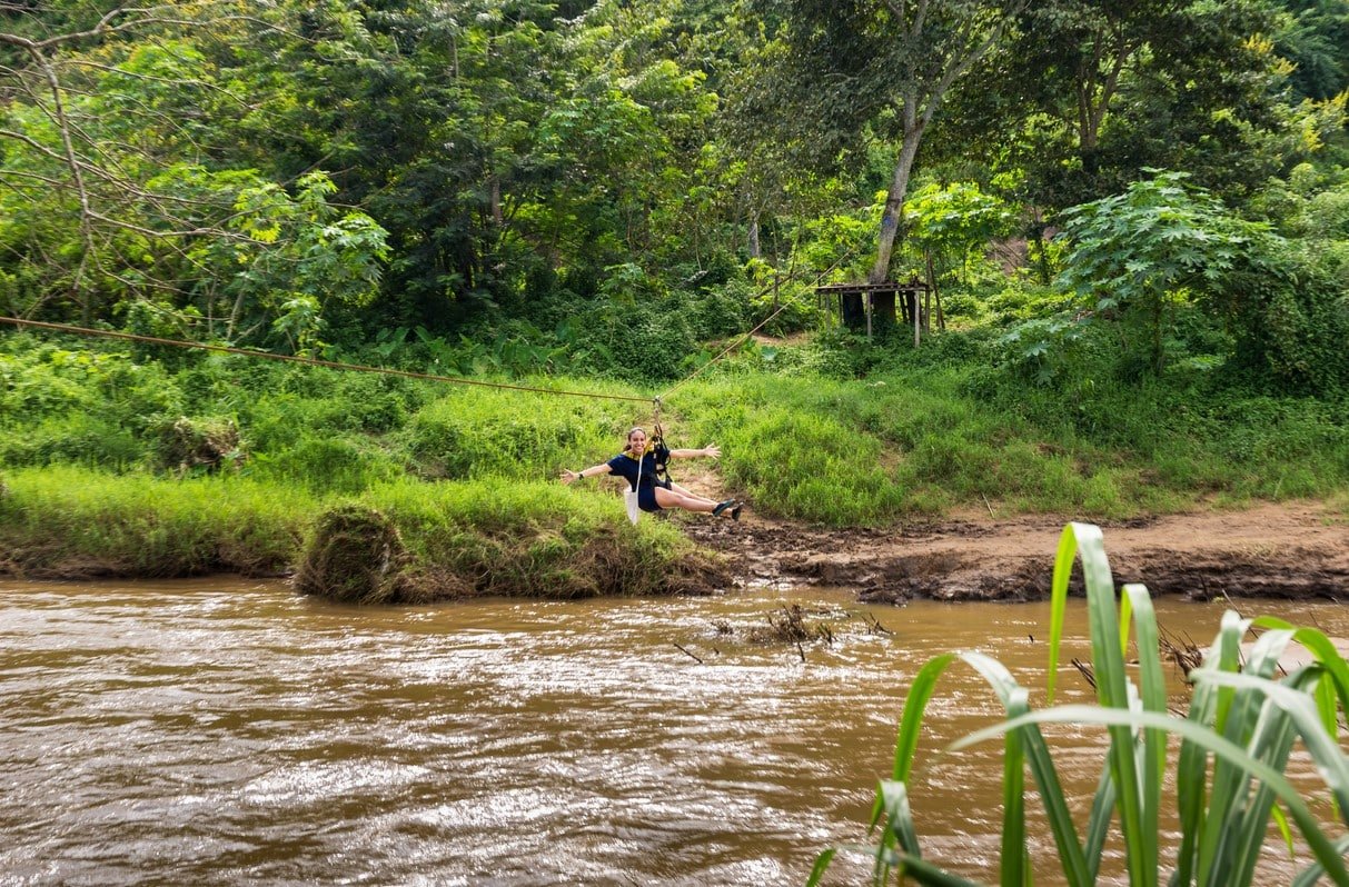 Chiang Mai Tyrolienne Dans La Jungme