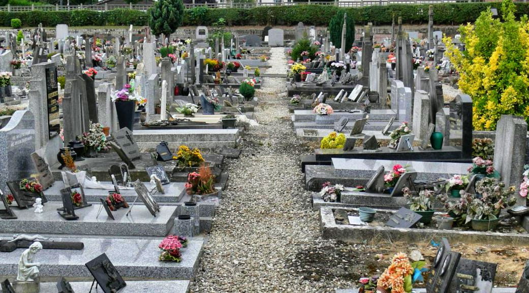Cimetière De La Porte De Paris A Cambrai
