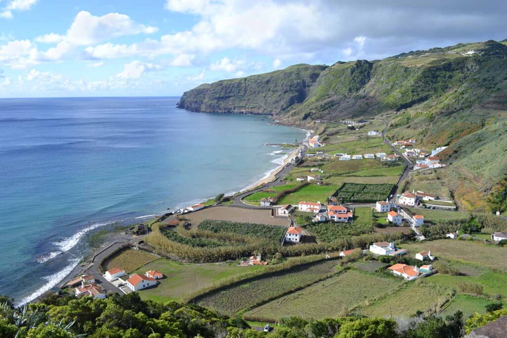 Açores, de Santa Maria, Praia Formosa-plage de sable blanc