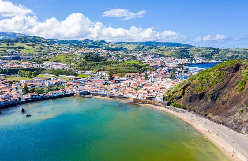 Plage De Vacances Idyllique Praia Et Baie Turquoise Azur Baia Do Porto Pim