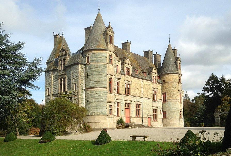 Le Chateau De Ravalet