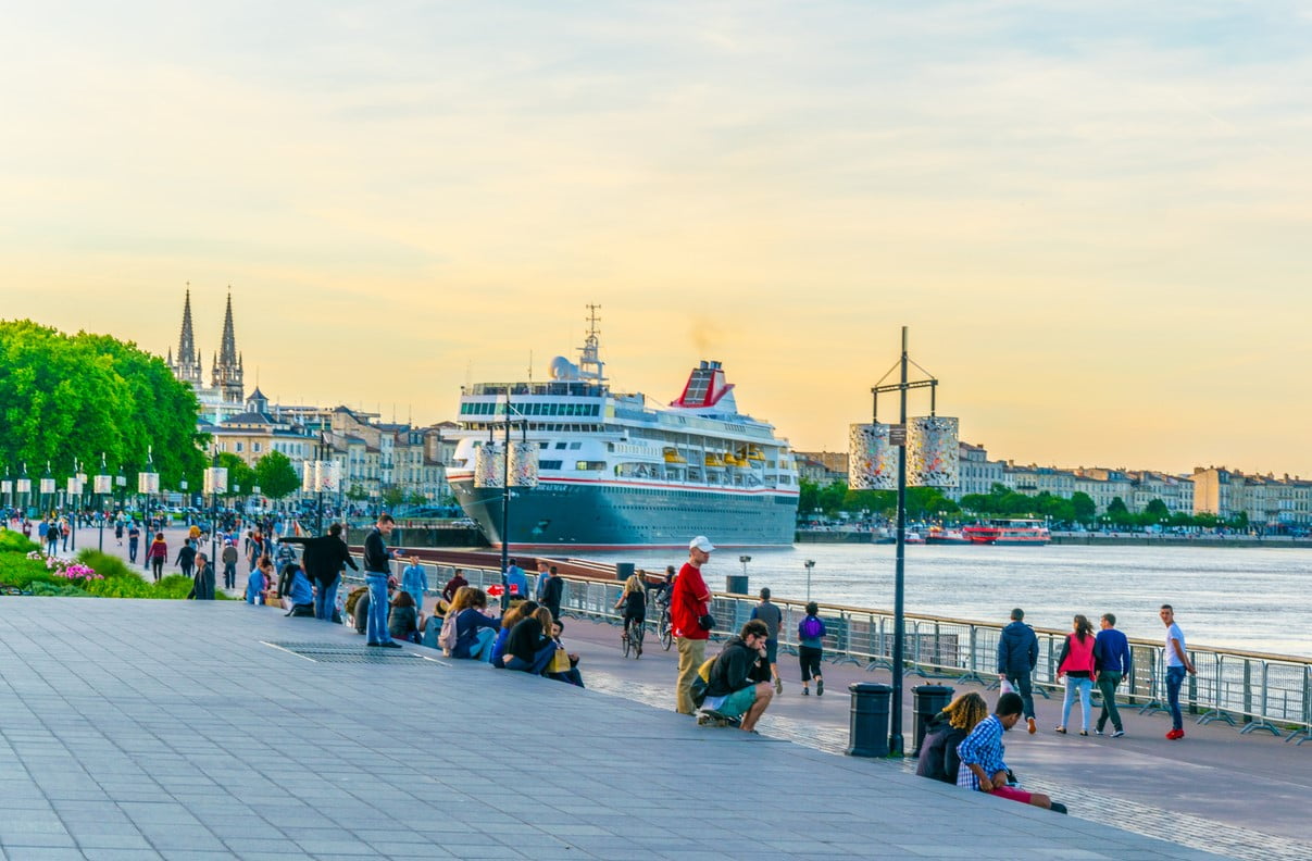Quais De La Garonne Bordeaux