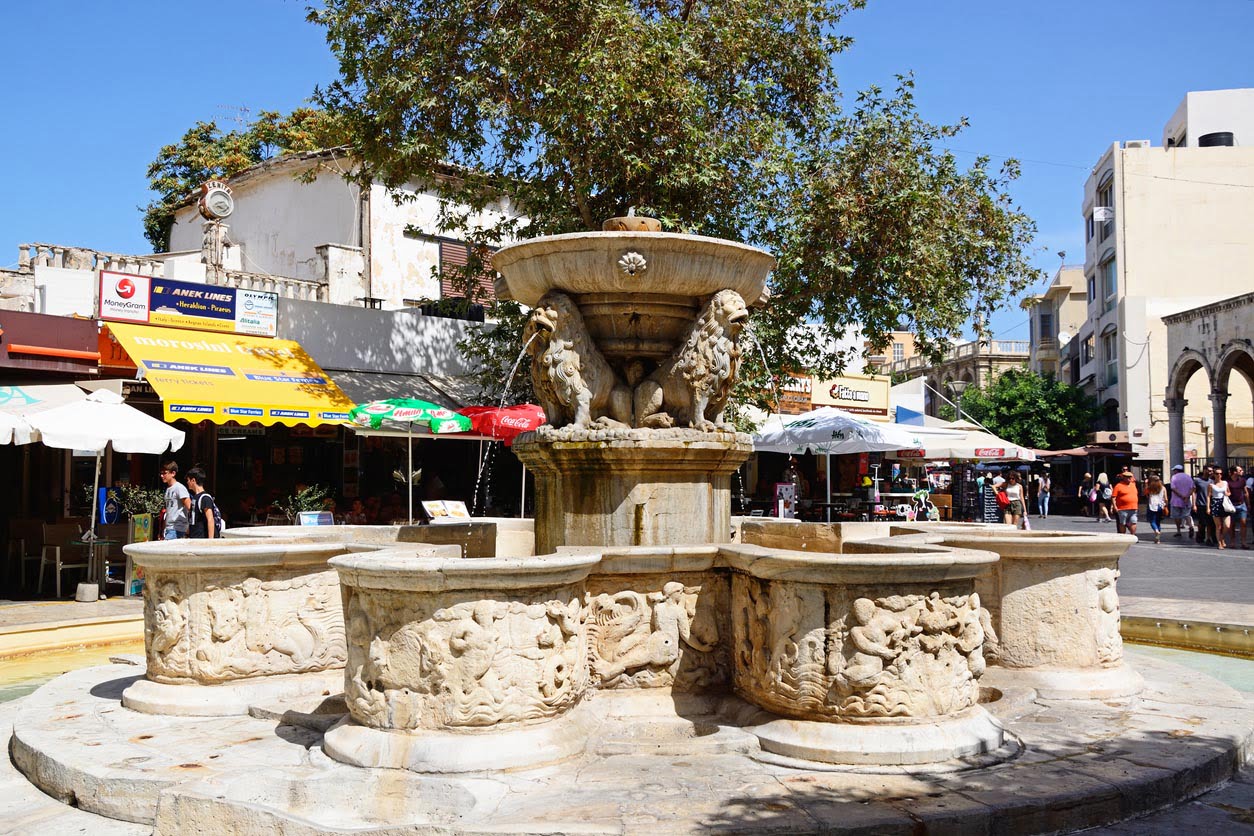 Centre ville et fontaine d'Héraklion