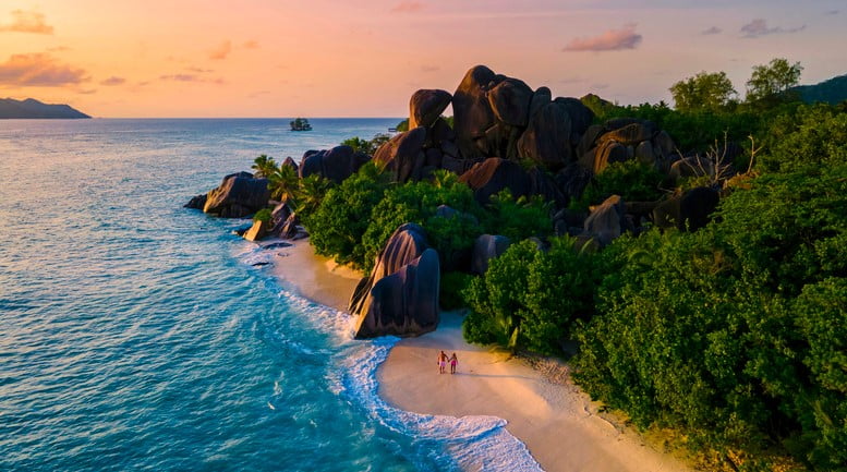 Les Seychelles Au Soleil