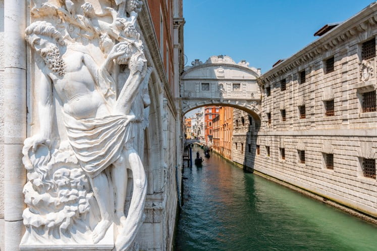 Pont Des Soupirs A Venise