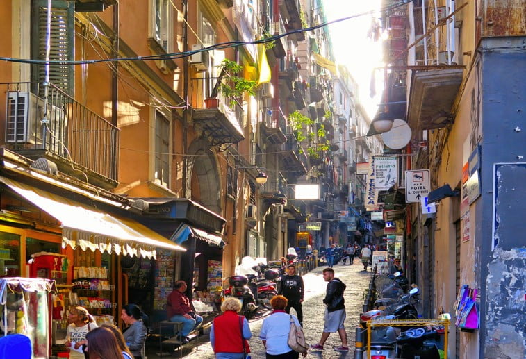 Quartier Spagnoli Naples