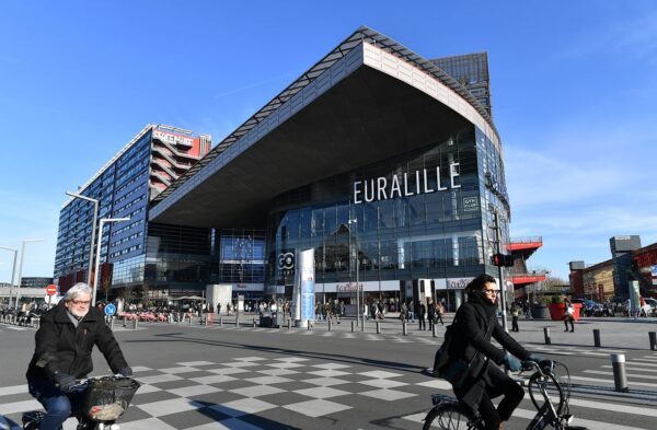 Se Deplacer à Lille Personnes En Vélo Et Piétons