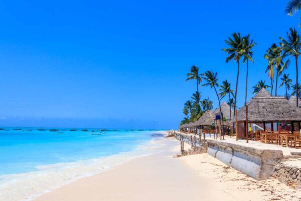 Vue De La Plage De Sable Tropical De Nungwi à Zanzibar