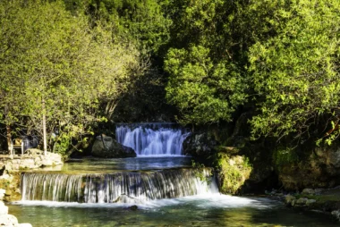 Cascade D’akchour, Située Entre Chefchaouen Et Tétouan Au Maroc